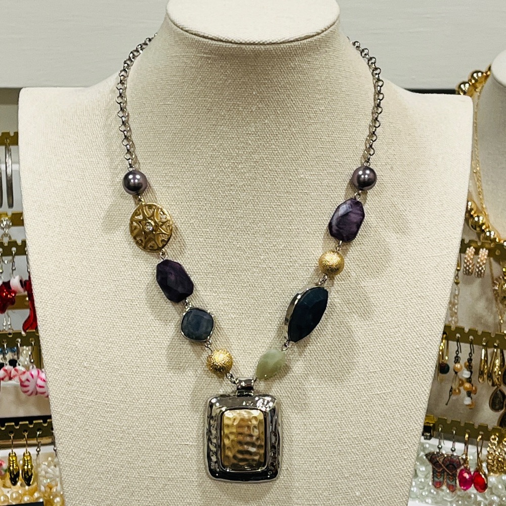 NWOT Chico's Purple and Gold Pendant Necklace